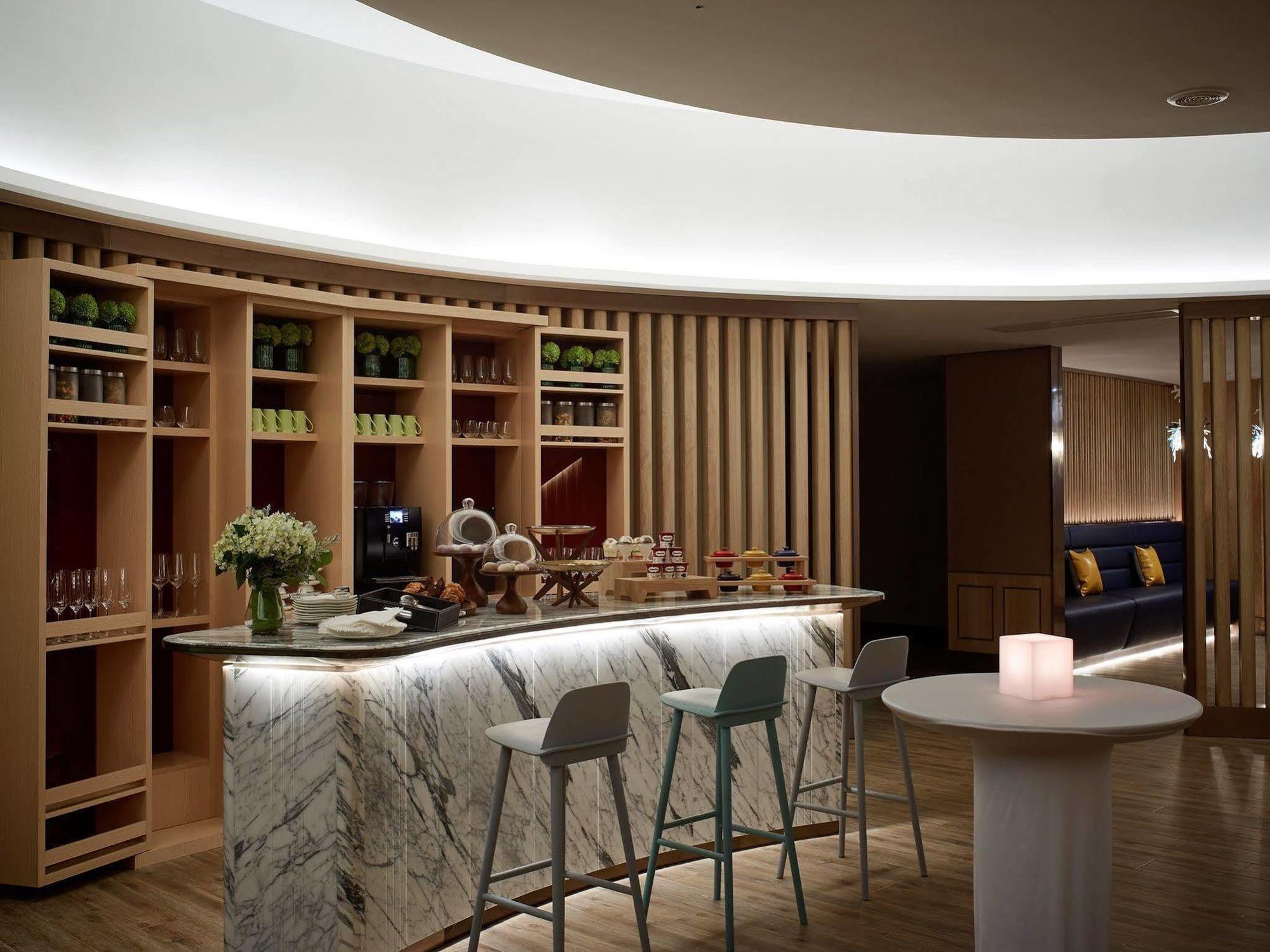 One Sunland Serviced Suites Managed By Lanson Place Шанхай Экстерьер фото